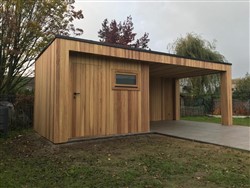 Tuinhuis met plat dak en grote ruimte