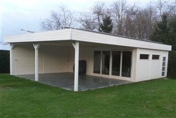 Tuinhuis op maat zithoek groot raam